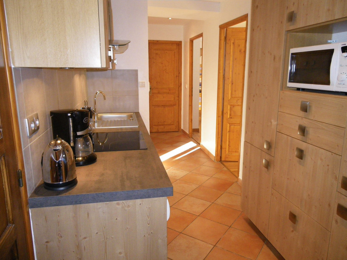 CUISINE - APPARTEMENT RAPIN ALAIN - VALLOIRE CENTRE CUISINE - APPARTEMENT RAPIN ALAIN - VALLOIRE CENTRE