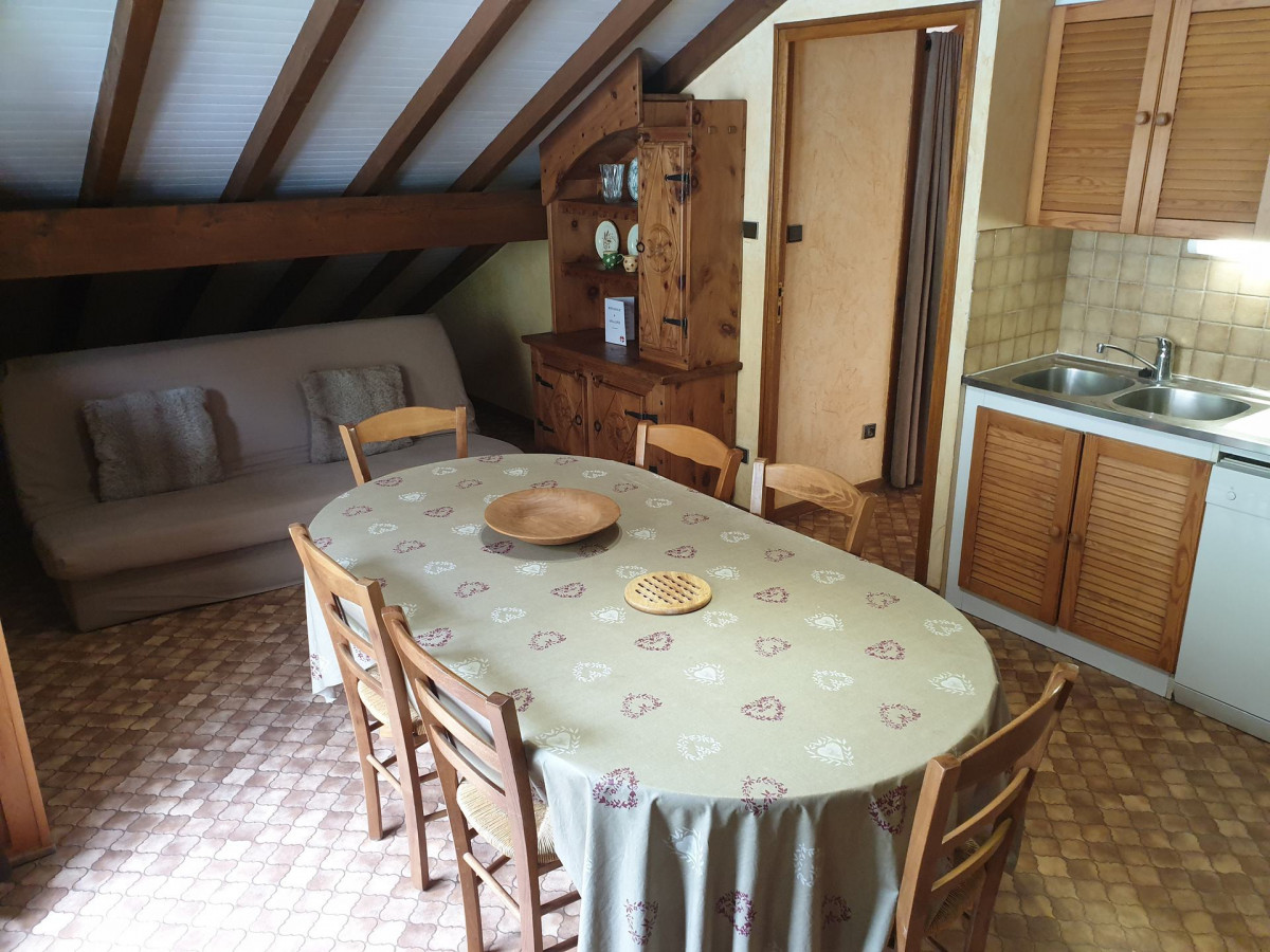 SALON - APPARTEMENT MAGNIN 4 - VALLOIRE CENTRE- VALLOIRE RESERVATIONS SALON - APPARTEMENT MAGNIN 4 - VALLOIRE CENTRE- VALLOIRE RESERVATIONS