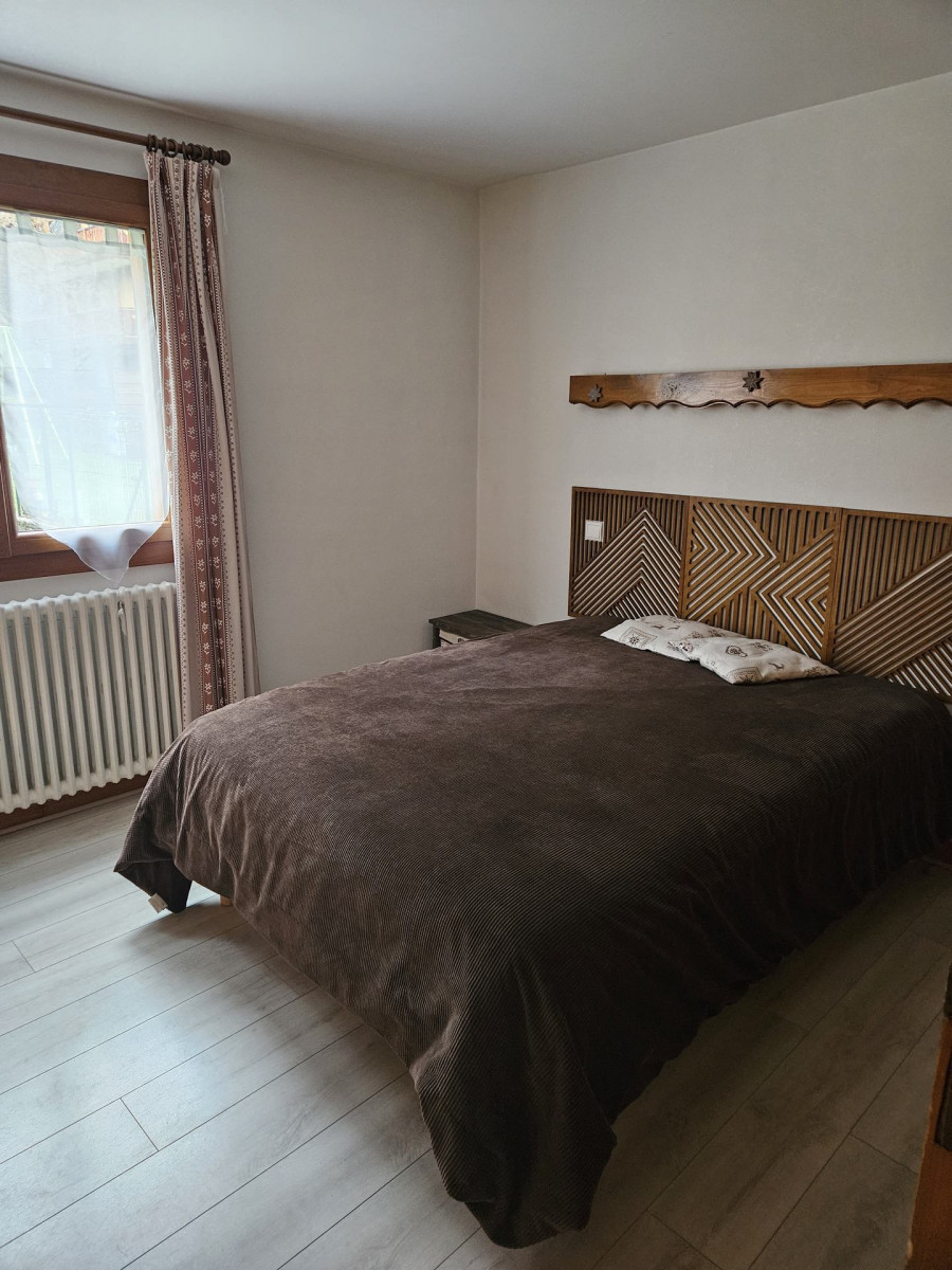 CHAMBRE - APPARTEMENT LES CRISTAUX - VALLOIRE CENTRE CHAMBRE - APPARTEMENT LES CRISTAUX - VALLOIRE CENTRE