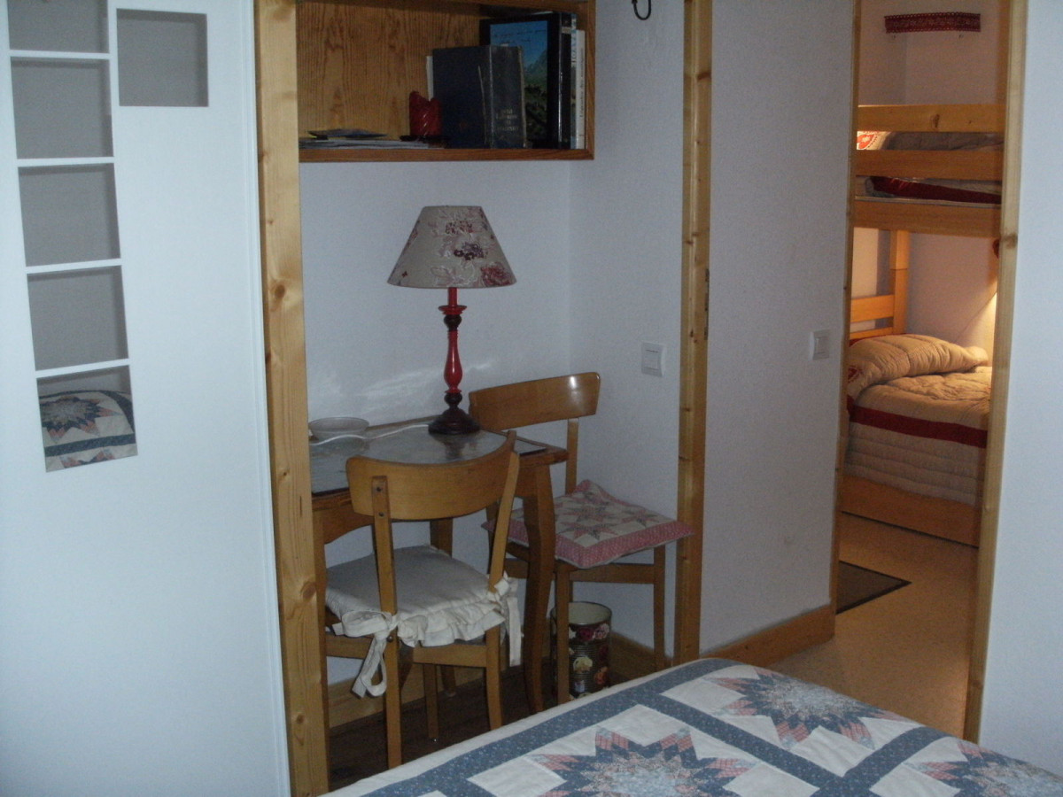 CHAMBRE - APPARTEMENT LA CLAREE C6 - VALLOIRE LES PLANS CHAMBRE - APPARTEMENT LA CLAREE C6 - VALLOIRE LES PLANS