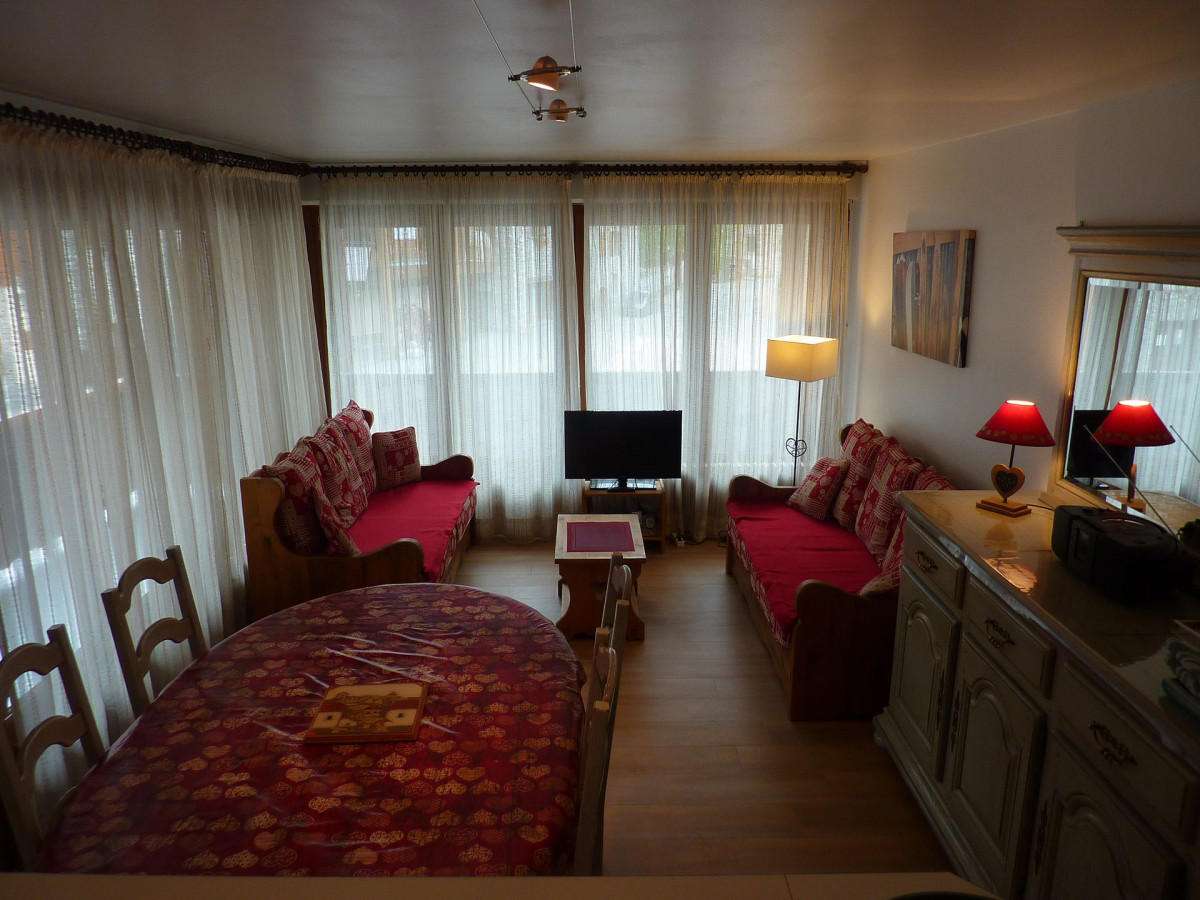 SALON - APPARTEMENT LA RESIDENCE - VALLOIRE CENTRE - VALLOIRE RESERVATIONS SALON - APPARTEMENT LA RESIDENCE - VALLOIRE CENTRE - VALLOIRE RESERVATIONS