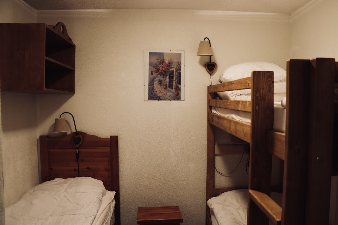 CHAMBRE- APPARTEMENT LES VALMONTS CHARDON 42 - LES CHARBONNIERES VALLOIRE 