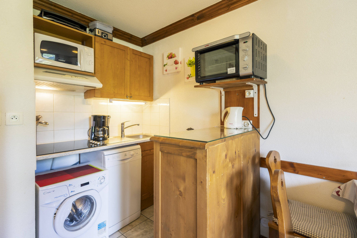 CUISINE - APPARTEMENT LES VALMONTS CHARDON 42 - LES CHARBONNIERES VALLOIRE
