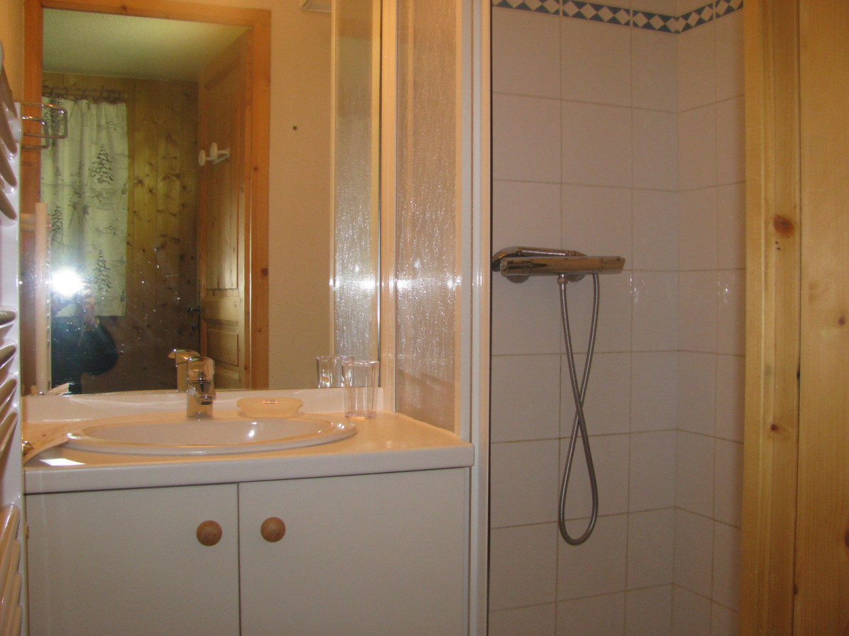 SALLE D'EAU - APPARTEMENT LA CLAREE A6 - LES PLANS VALLOIRE