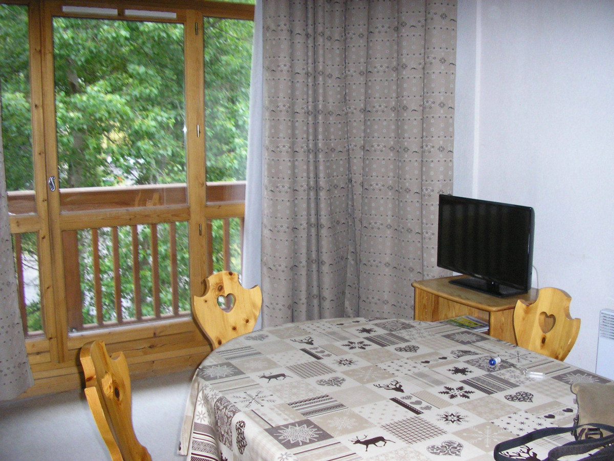 SALON - APPARTEMENT LA CLAREE C11 - VALLOIRE LES PLANS-VALLOIRE RESERVATIONS SALON - APPARTEMENT LA CLAREE C11 - VALLOIRE LES PLANS-VALLOIRE RESERVATIONS