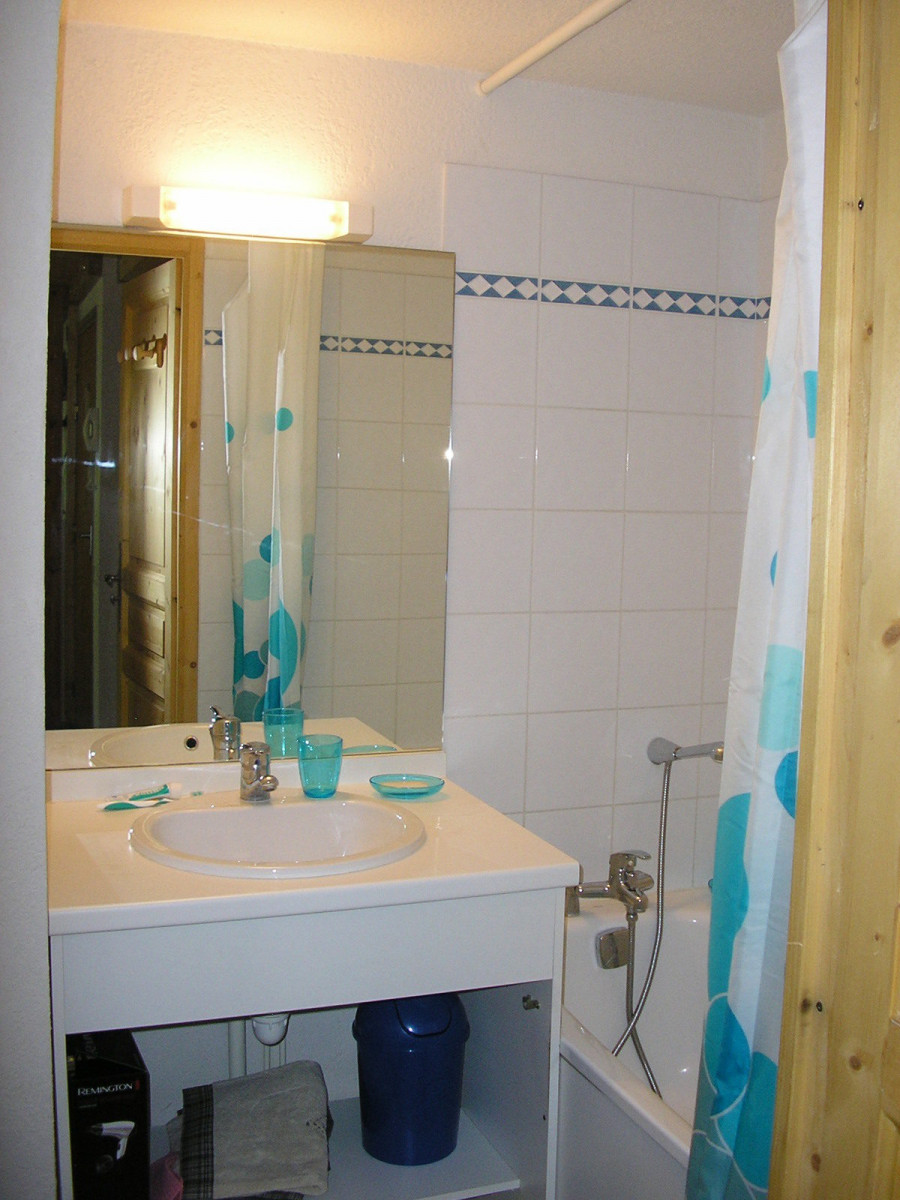 SALLE DE BAIN - APPARTEMENT LA CLAREE C11 - VALLOIRE LES PLANS SALLE DE BAIN - APPARTEMENT LA CLAREE C11 - VALLOIRE LES PLANS