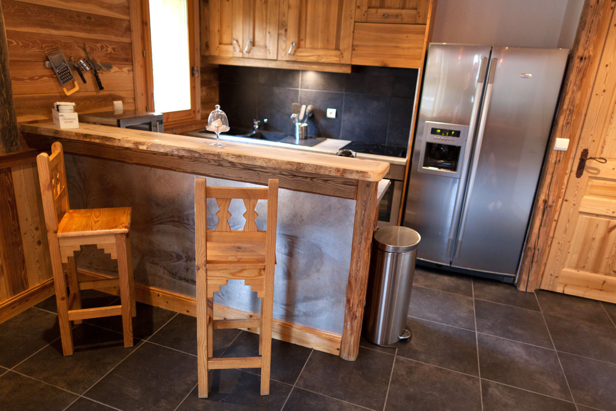 CUISINE - APPARTEMENT LES ALPAGES D'AUGUSTE GALTA - VALLOIRE CENTRE CUISINE - APPARTEMENT LES ALPAGES D'AUGUSTE GALTA - VALLOIRE CENTRE