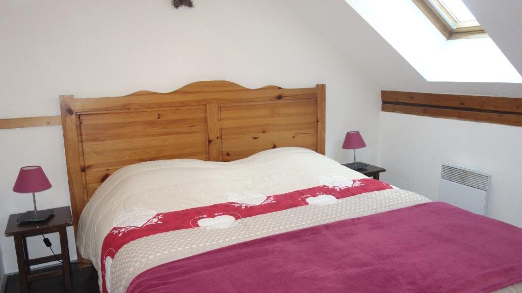 CHAMBRE - APPARTEMENT BRUNEL 51 - VALLOIRE LES CHARBONNIERES CHAMBRE - APPARTEMENT BRUNEL 51 - VALLOIRE LES CHARBONNIERES