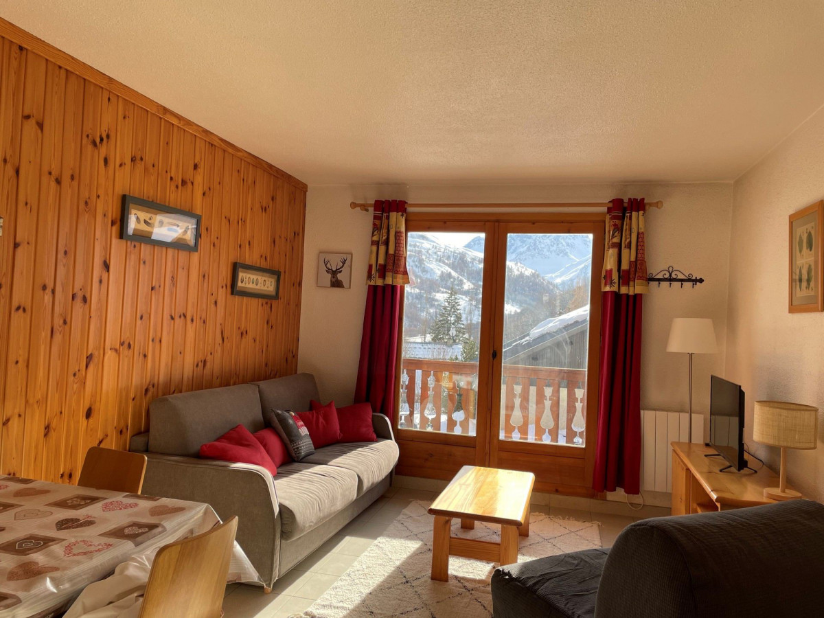 SALON - STUDIO LES AROLLES G N°47 - VALLOIRE LES VERNEYS - VALLOIRE RESERVATIONS SALON - STUDIO LES AROLLES G N°47 - VALLOIRE LES VERNEYS - VALLOIRE RESERVATIONS