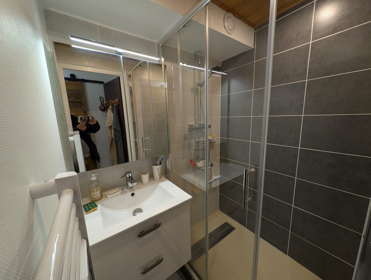 SALLE DE BAIN - STUDIO VERNEYS GALIBIER 2 - VALLOIRE LES VERNEYS