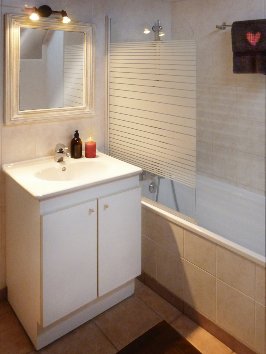 SALLE DE BAINS - APPARTEMENT FERMES DU PLANET 4 - VALLOIRE LES VERNEYS
