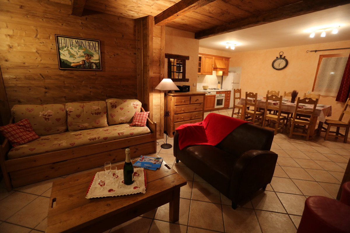 SALON - APPARTEMENT LES ANCOLIES - VALLOIRE LES VERNEYS - VALLOIRE RESERVATIONS SALON - APPARTEMENT LES ANCOLIES - VALLOIRE LES VERNEYS - VALLOIRE RESERVATIONS