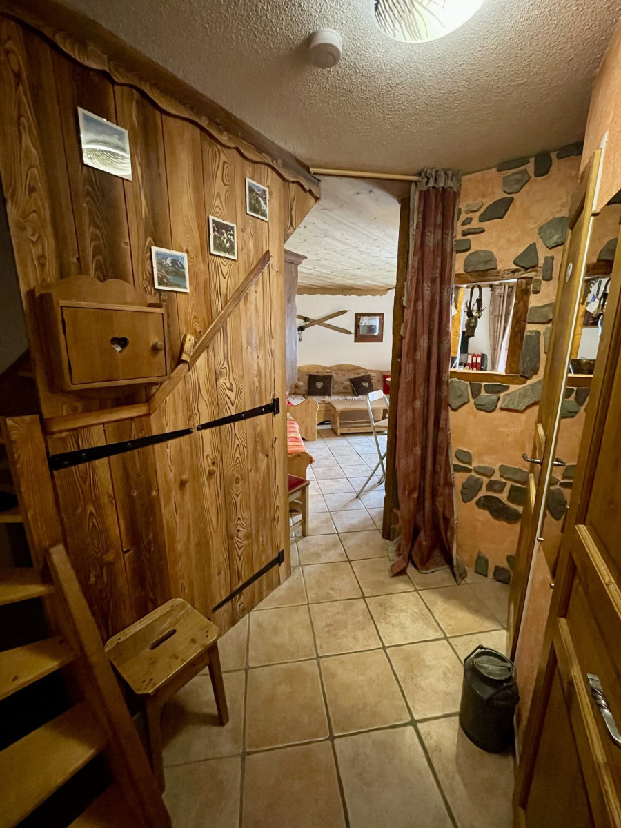 ENTREE- APPARTEMENT BEL ALP 18- VALLOIRE LES VERNEYS ENTREE- APPARTEMENT BEL ALP 18- VALLOIRE LES VERNEYS