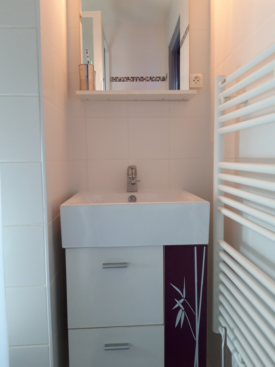 SALLE D'EAU - APPARTEMENT BEL ALP 19- VALLOIRE LES VERNEYS SALLE D'EAU - APPARTEMENT BEL ALP 19- VALLOIRE LES VERNEYS