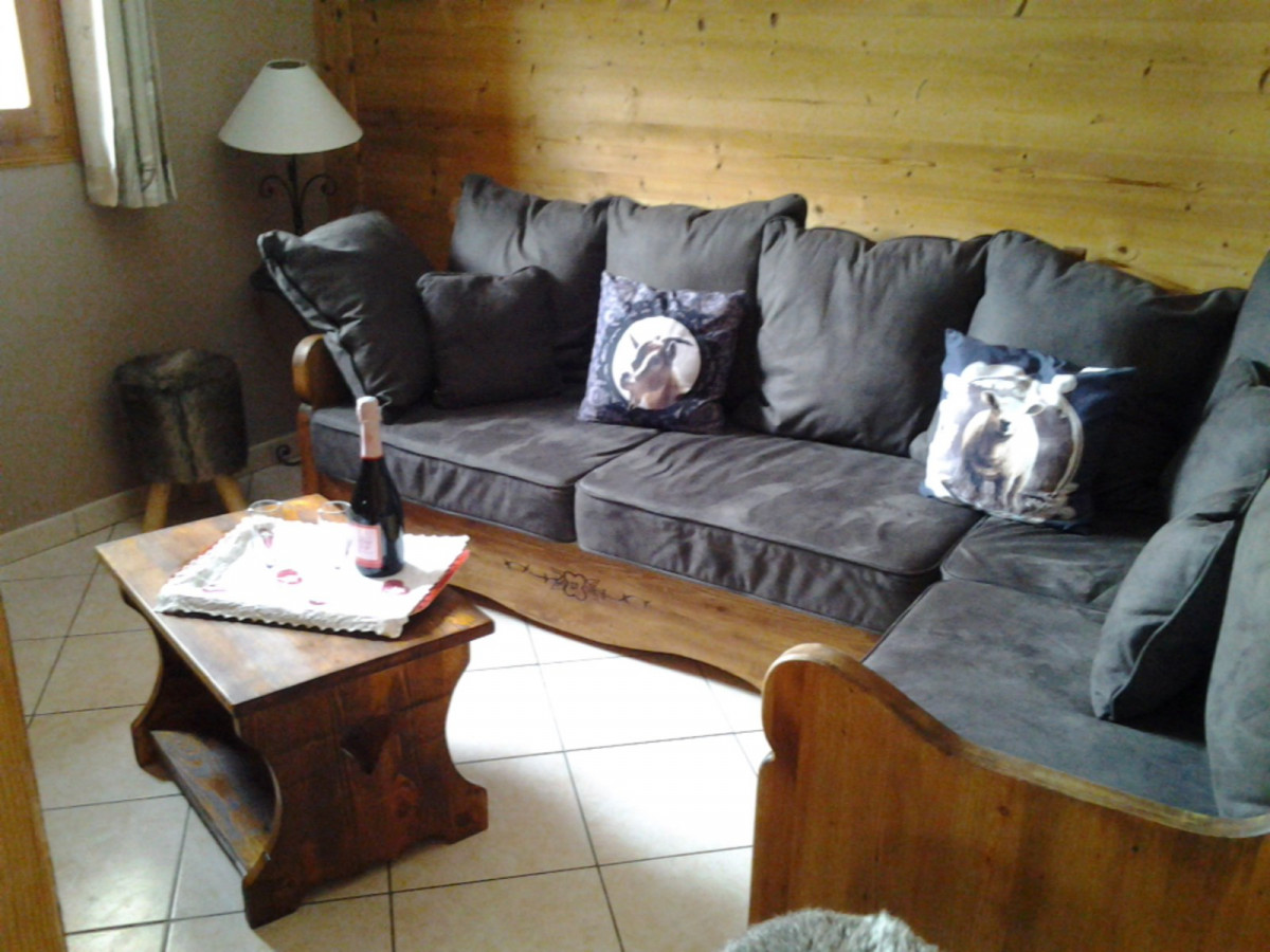 SALON - CHALET EAU ROUGE - VALLOIRE LES VERNEYS - VALLOIRE RESERVATIONS SALON - CHALET EAU ROUGE - VALLOIRE LES VERNEYS - VALLOIRE RESERVATIONS