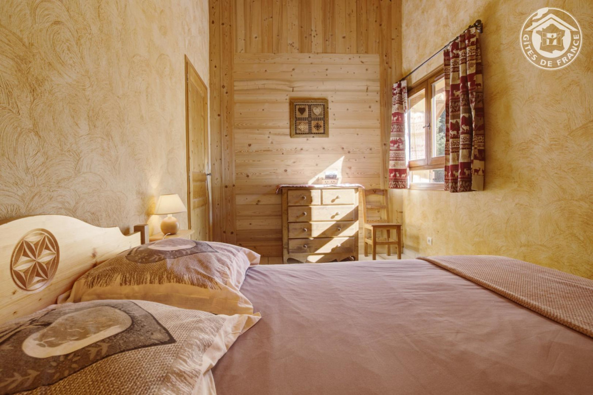 CHAMBRE - CHALET EAU ROUGE - VALLOIRE LES VERNEYS CHAMBRE - CHALET EAU ROUGE - VALLOIRE LES VERNEYS