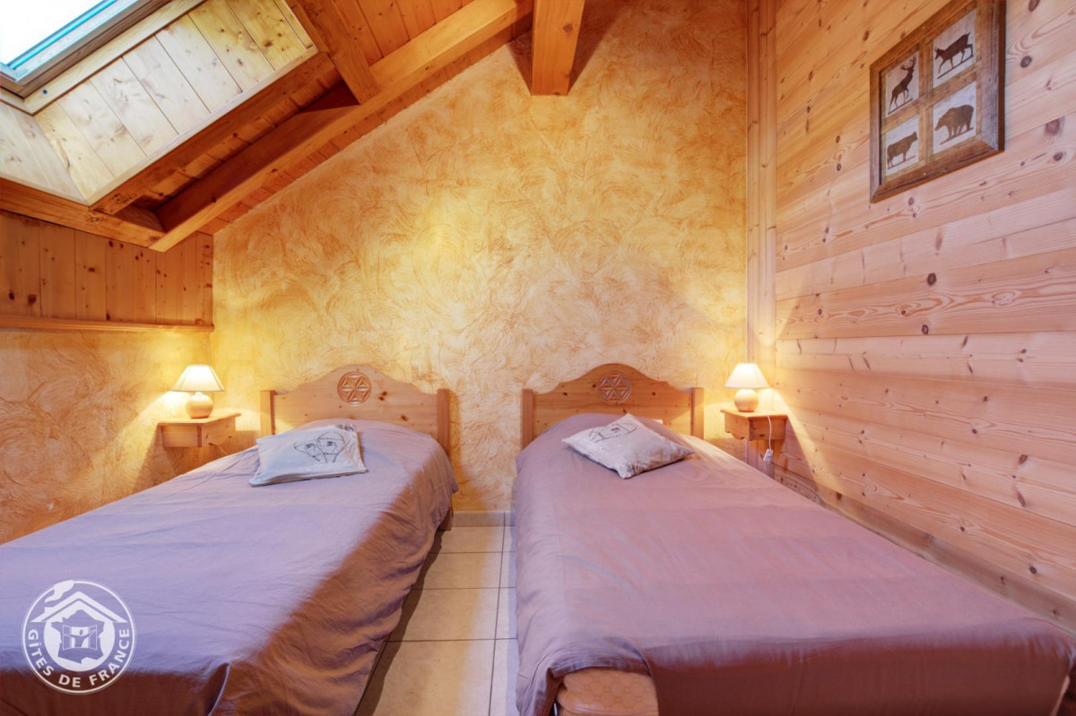CHAMBRE - CHALET EAU ROUGE - VALLOIRE LES VERNEYS CHAMBRE - CHALET EAU ROUGE - VALLOIRE LES VERNEYS