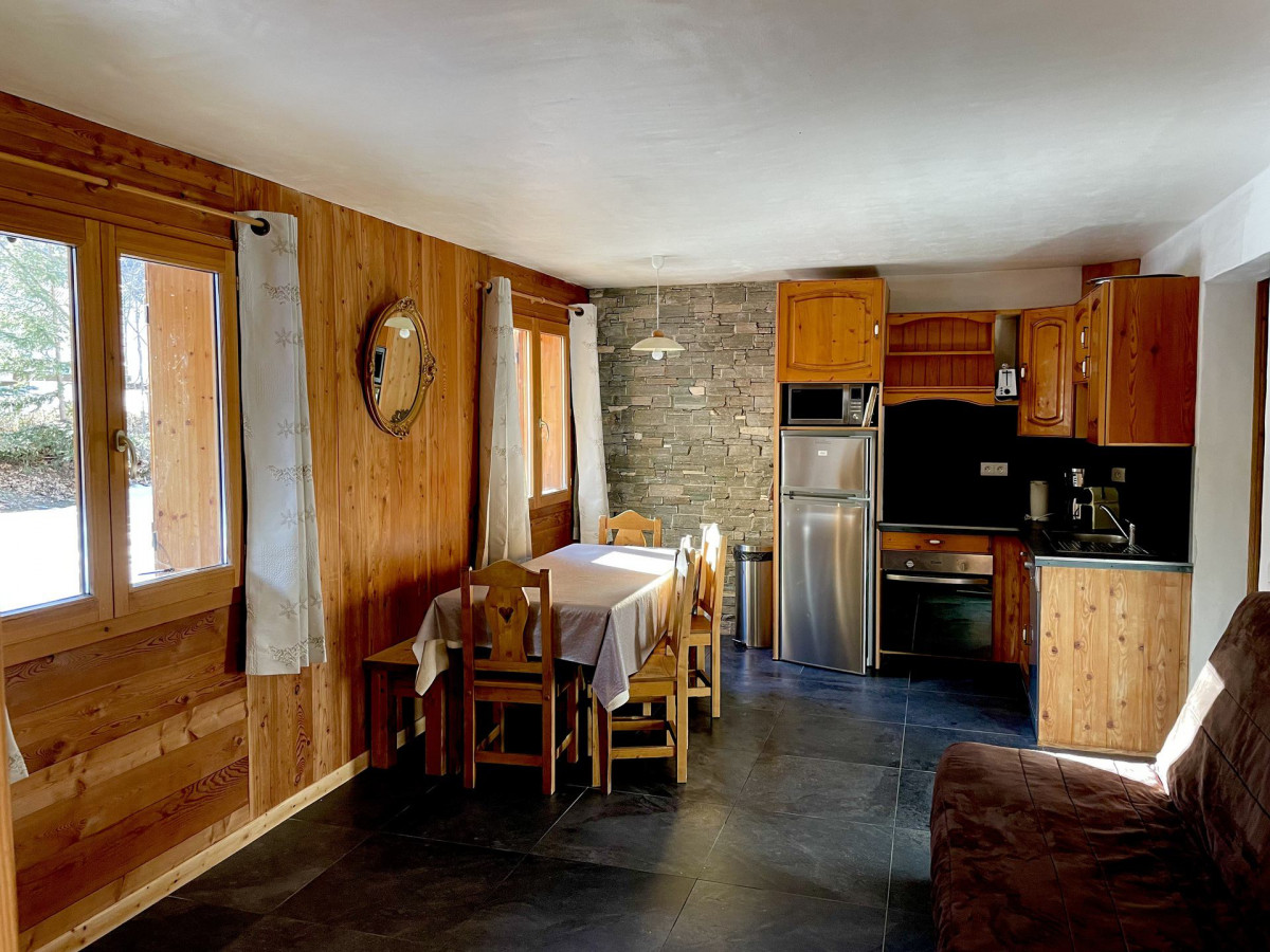 SALON - CHALET LE NÉVÉ APPARTEMENT 2 - VALLOIRE LES VERNEYS - VALLOIRE RESERVATIONS SALON - CHALET LE NÉVÉ APPARTEMENT 2 - VALLOIRE LES VERNEYS - VALLOIRE RESERVATIONS