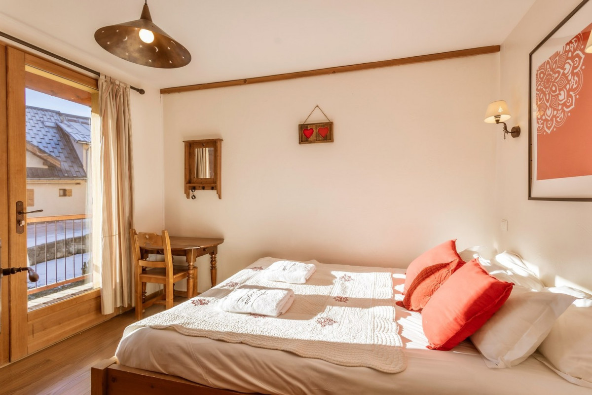 CHAMBRE - APPARTEMENT LES FERMES DU PLANET 3 - VALLOIRE LES VERNEYS CHAMBRE - APPARTEMENT LES FERMES DU PLANET 3 - VALLOIRE LES VERNEYS