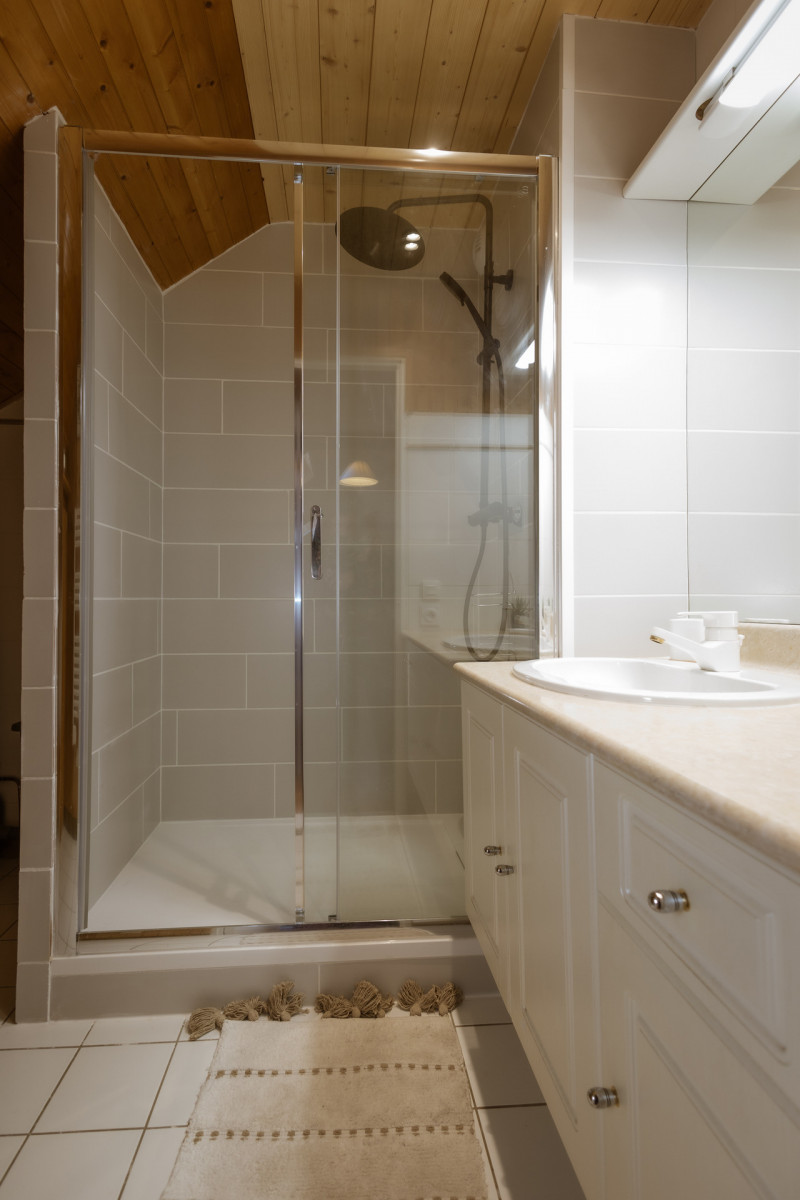 SALLE D'EAU - APPARTEMENT PLAN SOLEIL COURLIS C31 - VALLOIRE LA GRAND VY SALLE D'EAU - APPARTEMENT PLAN SOLEIL COURLIS C31 - VALLOIRE LA GRAND VY
