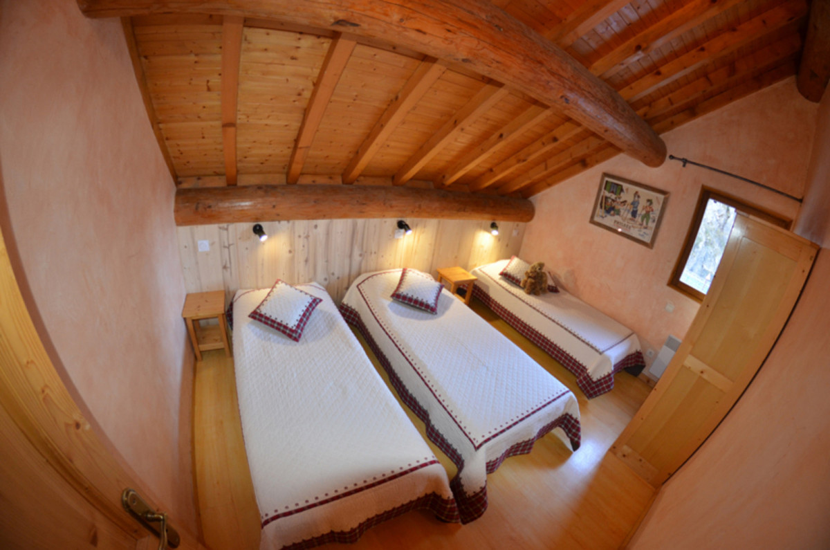 CHAMBRE -APPARTEMENT CHALET L'ANDORSE 8 - VALLOIRE LA BORGE 