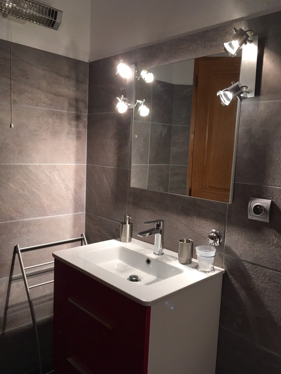 SALLE D'EAU - STUDIO CLOS MARGUERAND CHALET LA POM-POM - LES CLOTS VALLOIRE SALLE D'EAU - STUDIO CLOS MARGUERAND CHALET LA POM-POM - LES CLOTS VALLOIRE