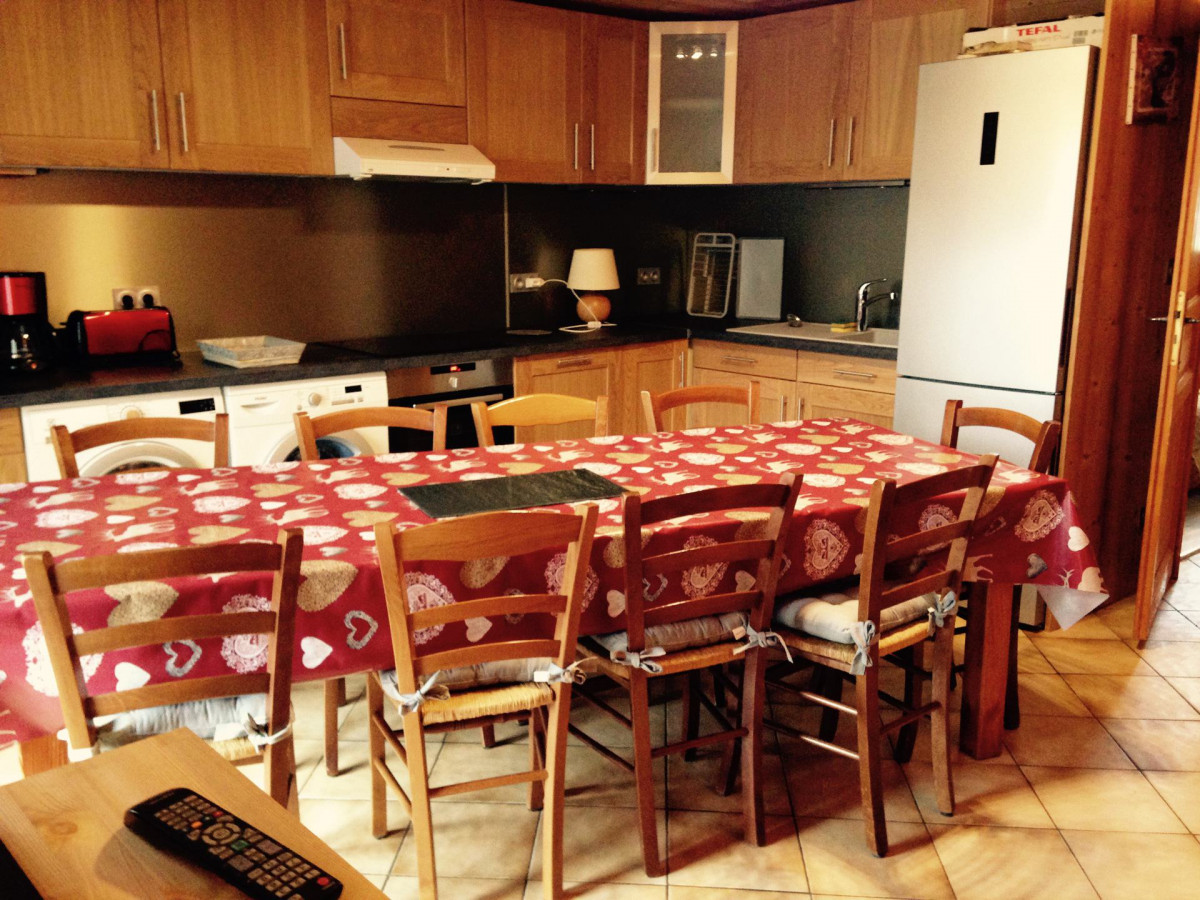 COIN REPAS - APPARTEMENT LUPIN VALLOIRE LES VERNEYS-VALLOIRE RESERVATIONS COIN REPAS - APPARTEMENT LUPIN VALLOIRE LES VERNEYS-VALLOIRE RESERVATIONS
