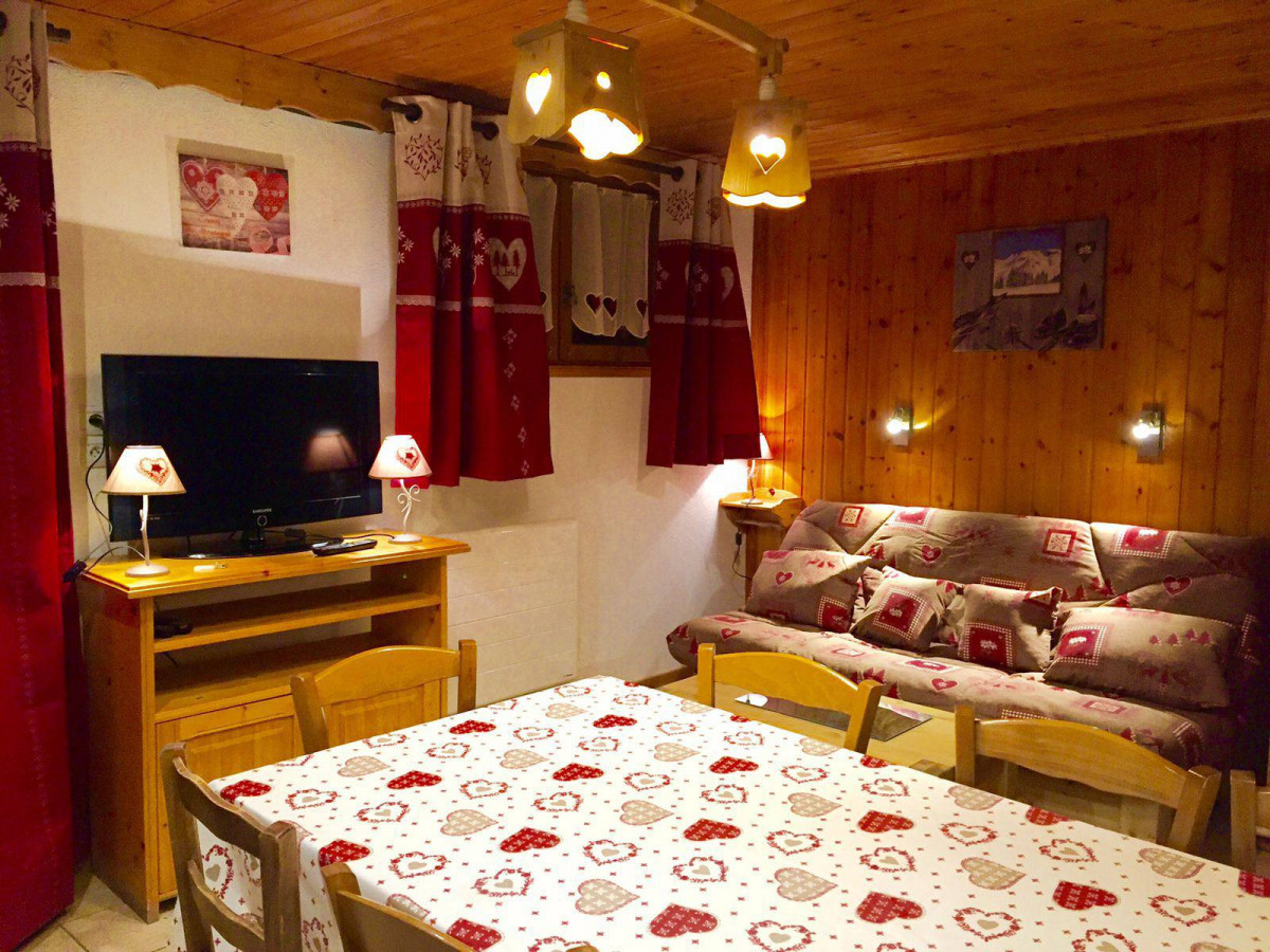 SALON - APPARTEMENT LUPINS 2 - VALLOIRE LES VERNEYS - VALLOIRE RESERVATIONS SALON - APPARTEMENT LUPINS 2 - VALLOIRE LES VERNEYS - VALLOIRE RESERVATIONS