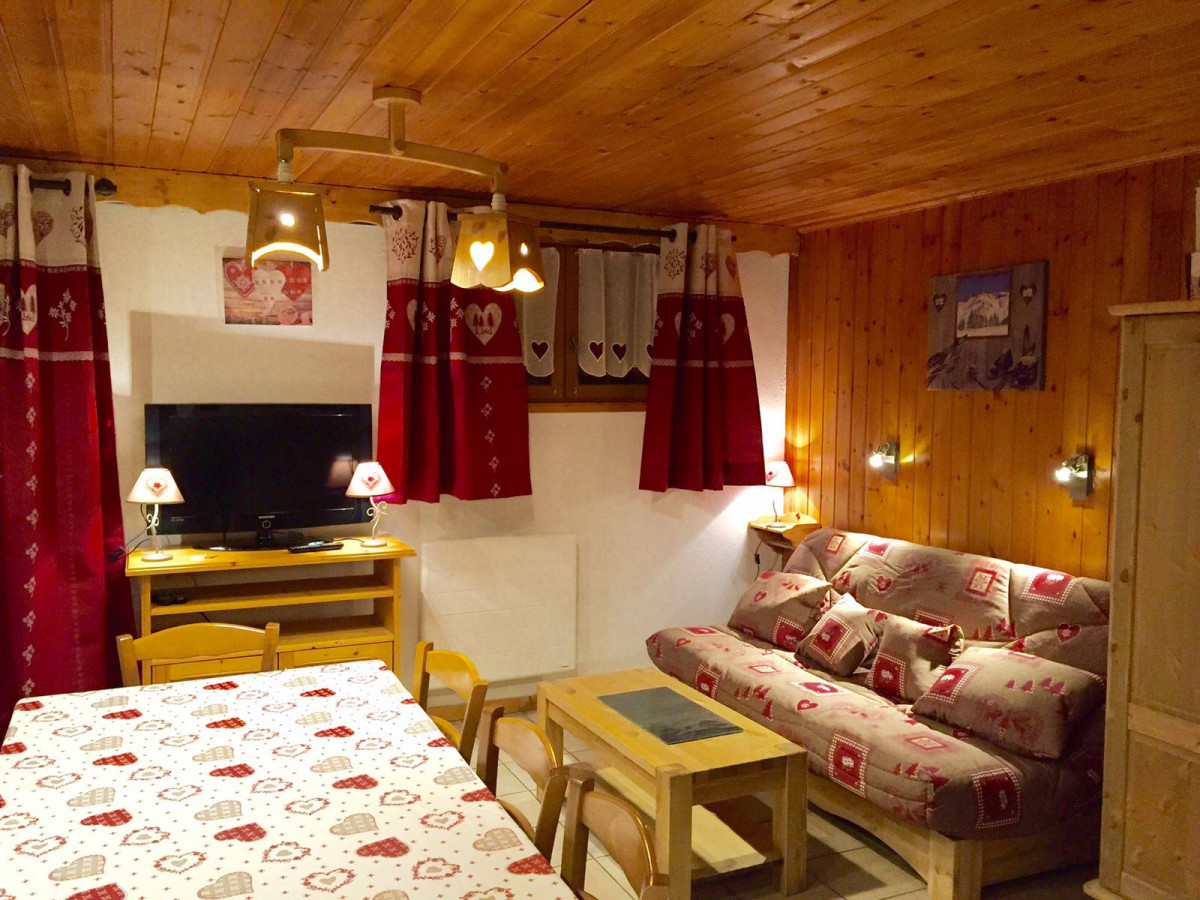 SALON - APPARTEMENT LUPINS 2 - VALLOIRE LES VERNEYS - VALLOIRE RESERVATIONS SALON - APPARTEMENT LUPINS 2 - VALLOIRE LES VERNEYS - VALLOIRE RESERVATIONS