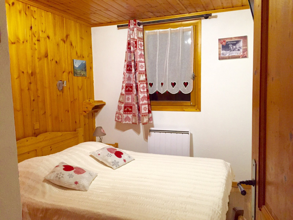 CHAMBRE - APPARTEMENT LUPINS 2 - VALLOIRE LES VERNEYS CHAMBRE - APPARTEMENT LUPINS 2 - VALLOIRE LES VERNEYS