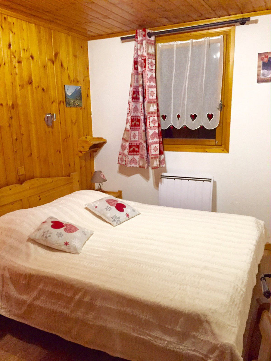 CHAMBRE - APPARTEMENT LUPINS 2 - VALLOIRE LES VERNEYS CHAMBRE - APPARTEMENT LUPINS 2 - VALLOIRE LES VERNEYS
