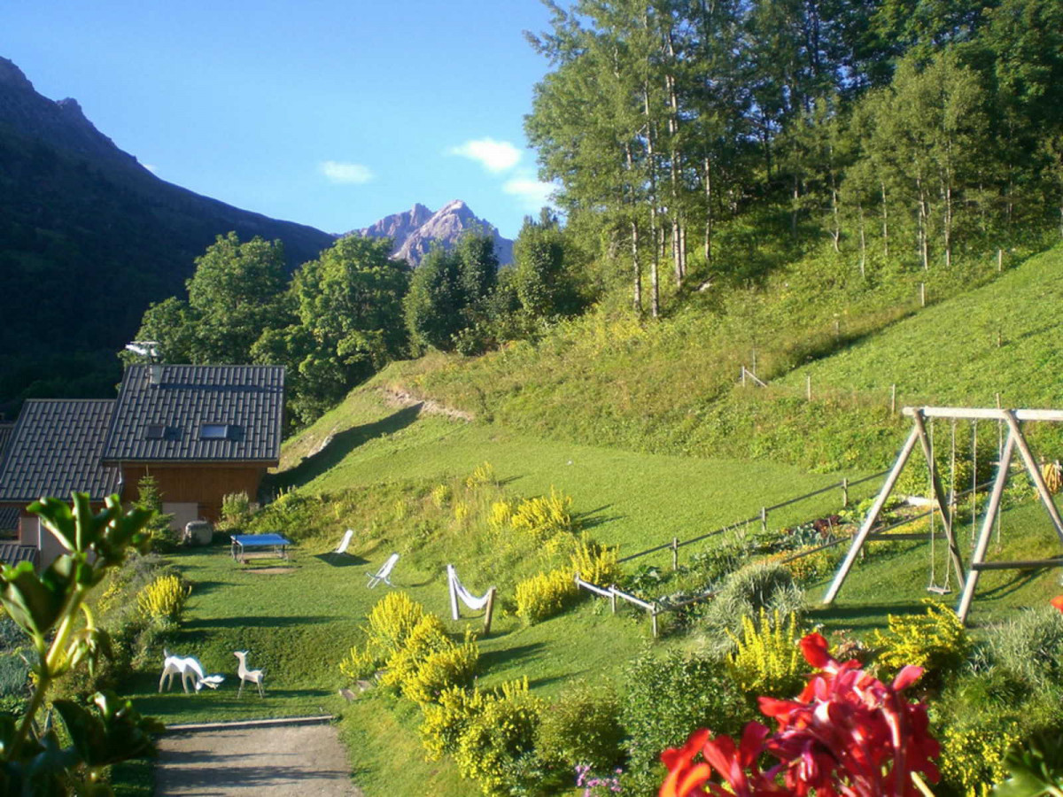 JARDIN ETE - CHALET LES ANCOLIES APPARTEMENT MYOSOTIS - VALLOIRE LES CLOTS JARDIN ETE - CHALET LES ANCOLIES APPARTEMENT MYOSOTIS - VALLOIRE LES CLOTS