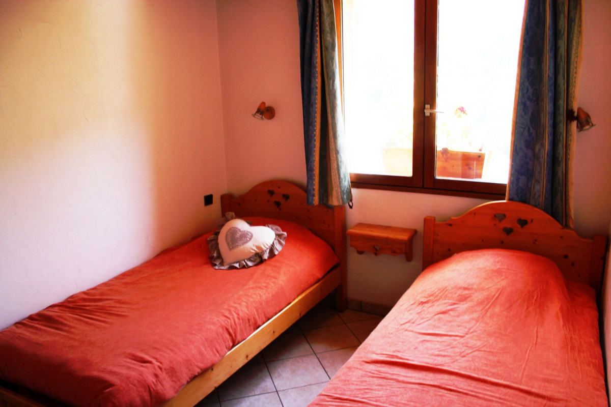 CHAMBRE - APPARTEMENT LES ANCOLIES PRIMEVERE - VALLOIRE LES CLOTS CHAMBRE - APPARTEMENT LES ANCOLIES PRIMEVERE - VALLOIRE LES CLOTS