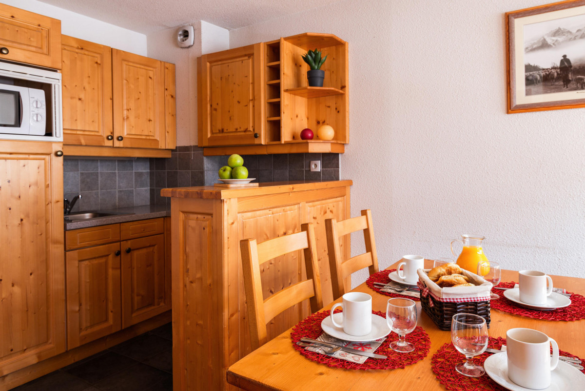 CUISINE - APPARTEMENT 4 PERSONNES - CHALETS DU GALIBIER LAGRANGE - VALLOIRE  MOULIN BENJAMIN 