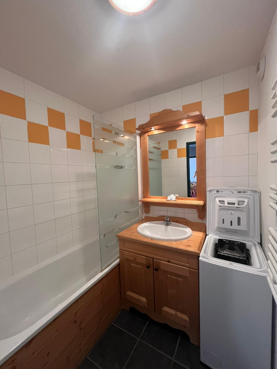 SALLE DE BAIN- APPARTEMENT CHALETS DU GALIBIER 1 A5 - VALLOIRE MOULIN BENJAMIN