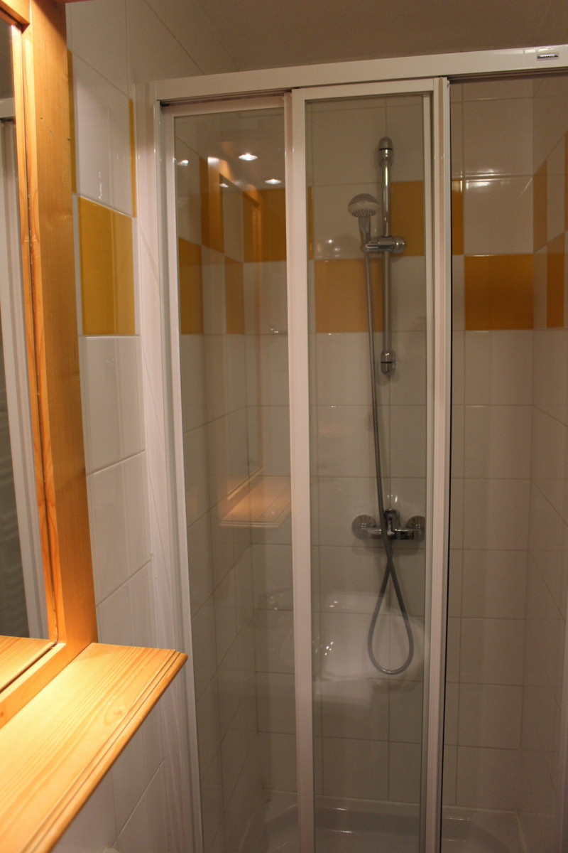 SALLE D'EAU - APPARTEMENT CHALETS DU GALIBIER G38 - MOULIN BENJAMIN VALLOIRE SALLE D'EAU - APPARTEMENT CHALETS DU GALIBIER G38 - MOULIN BENJAMIN VALLOIRE