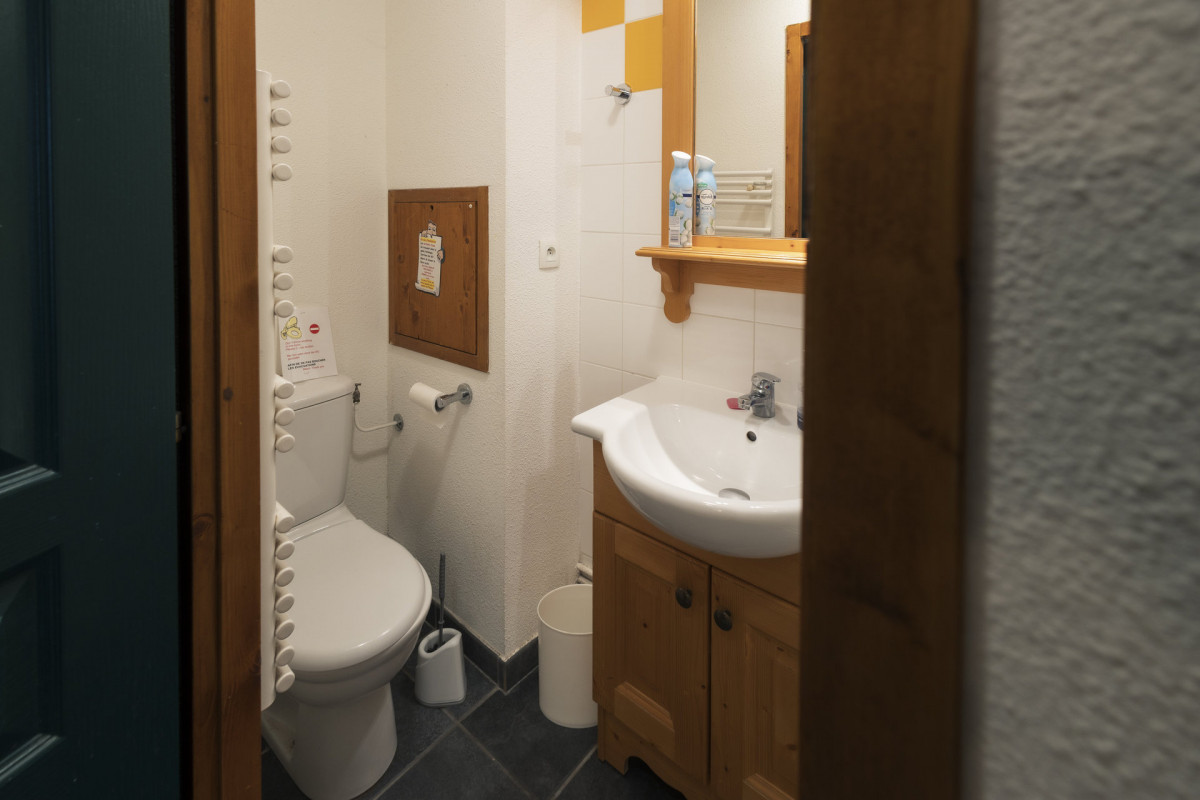 SALLE D'EAU - APPARTEMENT CHALETS DU GALIBIER G38 - VALLOIRE MOULIN BENJAMIN