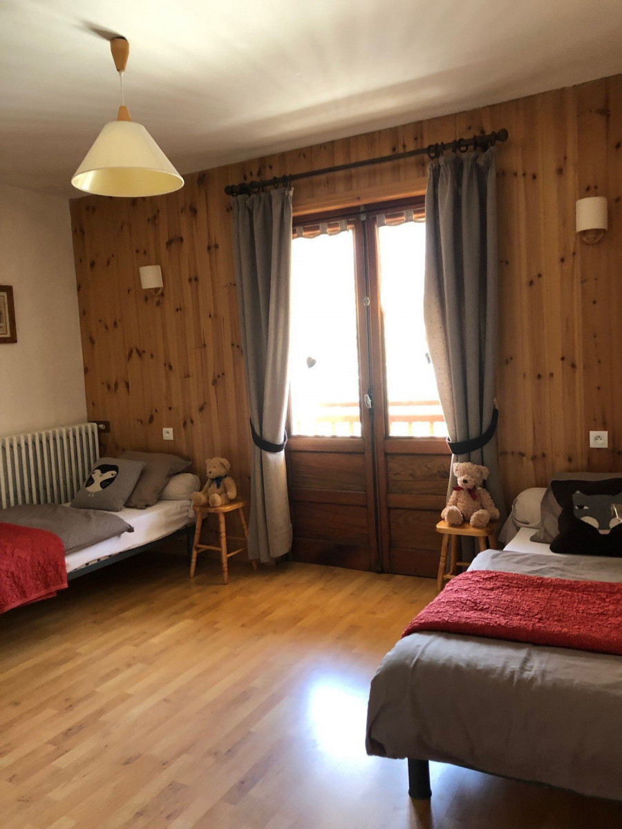 CHAMBRE - APPARTEMENT RIO BENOIT- VALLOIRE LA BORGE CHAMBRE - APPARTEMENT RIO BENOIT- VALLOIRE LA BORGE