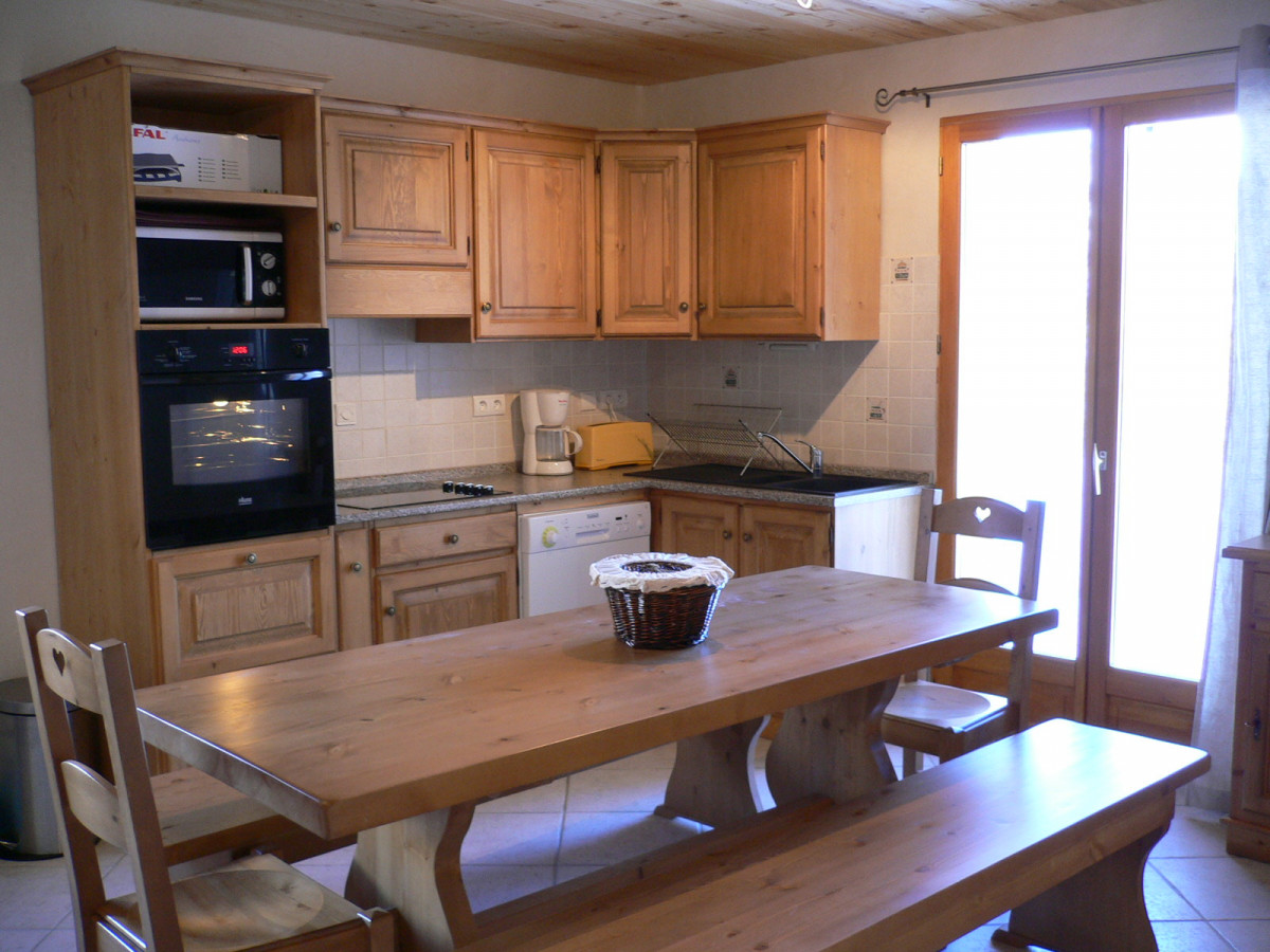 CUISINE - APPARTMENT FOURCHU CHALET LES AIGUILLES - VALLOIRE LES CLOTS CUISINE - APPARTMENT FOURCHU CHALET LES AIGUILLES - VALLOIRE LES CLOTS