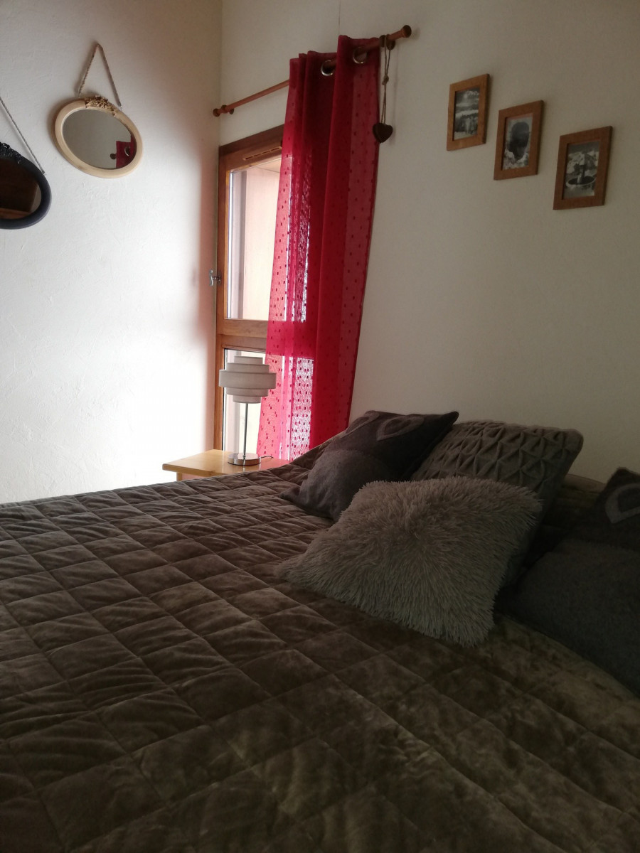 CHAMBRE - APPARTEMENT GROS GRENIER A - VALLOIRE LE SERROZ CHAMBRE - APPARTEMENT GROS GRENIER A - VALLOIRE LE SERROZ