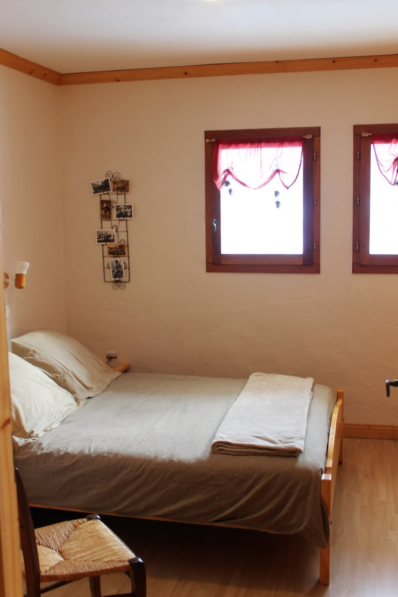 CHAMBRE - APPARTEMENT GROS GRENIER C - VALLOIRE LE SERROZ CHAMBRE - APPARTEMENT GROS GRENIER C - VALLOIRE LE SERROZ