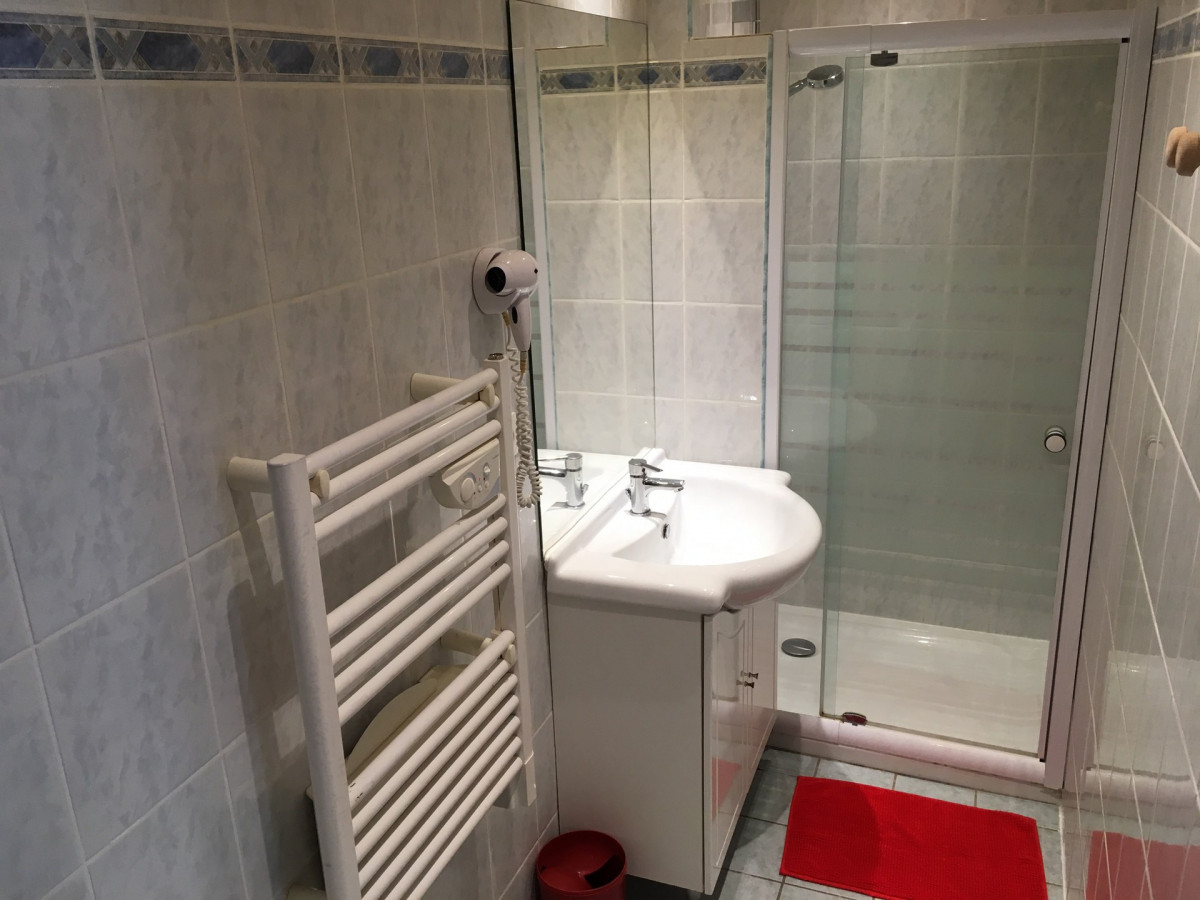 SALLE DE BAINS - APPARTEMEMENT CHALET EPICEA 2 - LES CLOTS VALLOIRE SALLE DE BAINS - APPARTEMEMENT CHALET EPICEA 2 - LES CLOTS VALLOIRE