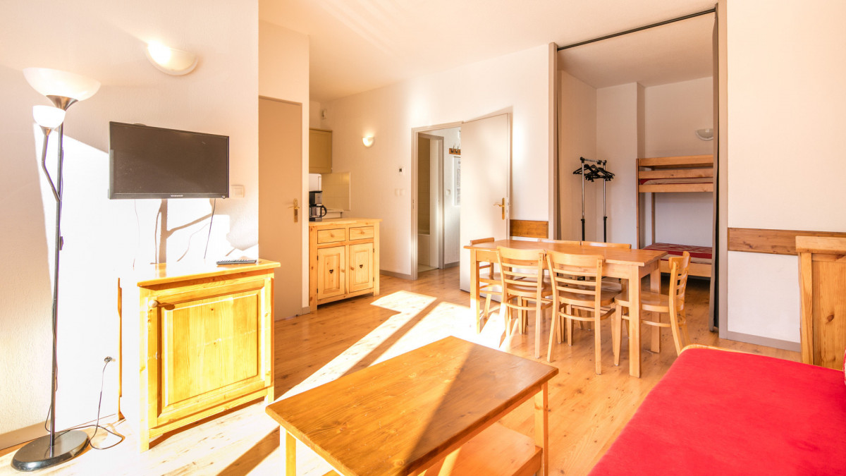 SALON - HAMEAU DE VALLOIRE VACANCEOLE APPARTEMENT 6 PERSONNES - VALLOIRE LES CHOSEAUX - VALLOIRE RESERVATIONS SALON - HAMEAU DE VALLOIRE VACANCEOLE APPARTEMENT 6 PERSONNES - VALLOIRE LES CHOSEAUX - VALLOIRE RESERVATIONS