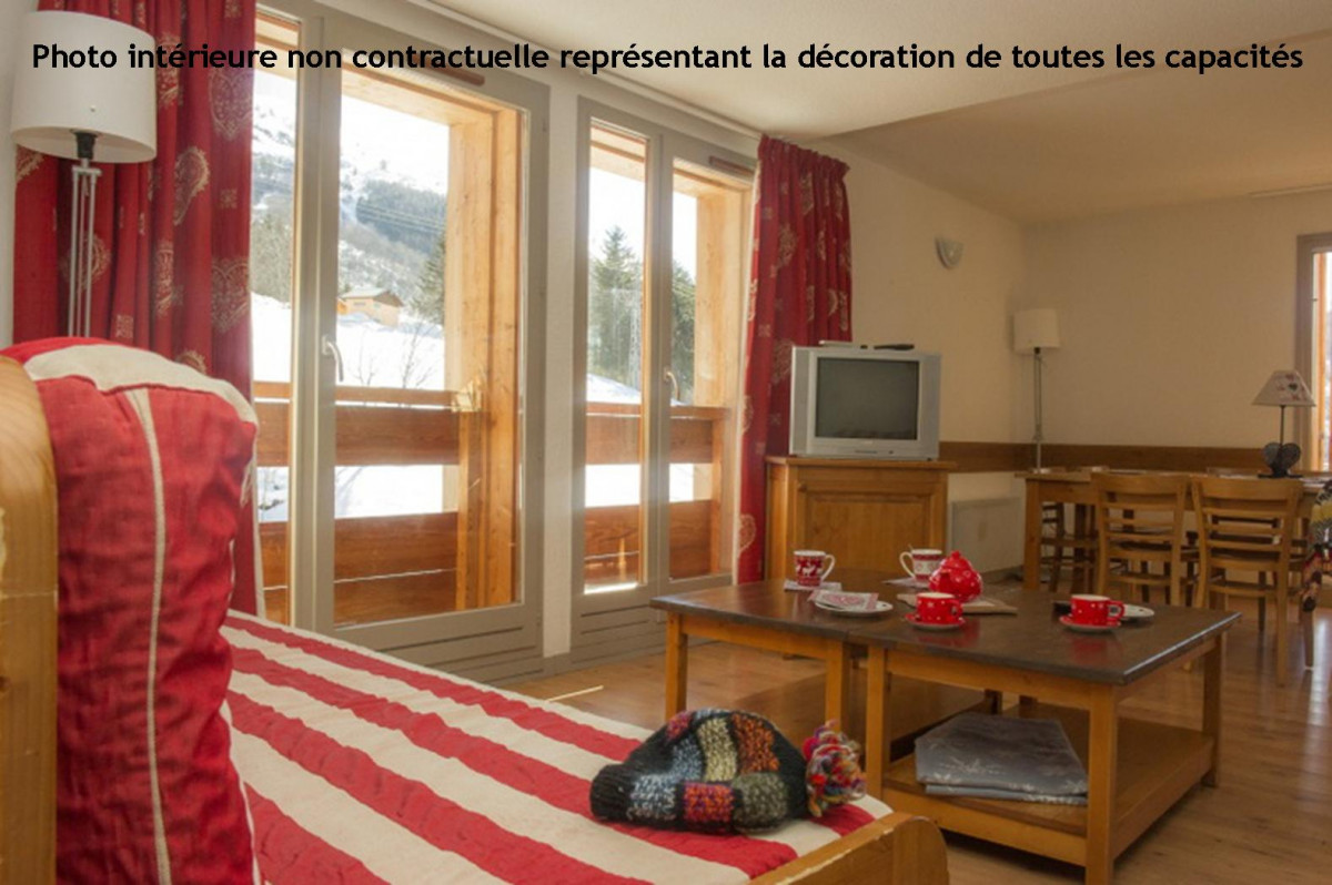 _lv_images__lot_0003820043_02_35968844