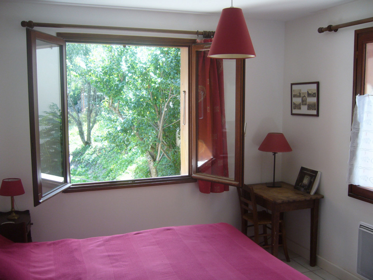 CHAMBRE 1 - APPARTEMENT OLVERA - VALLOIRE LA BORGE - VALLOIRE RESERVATIONS CHAMBRE 1 - APPARTEMENT OLVERA - VALLOIRE LA BORGE - VALLOIRE RESERVATIONS