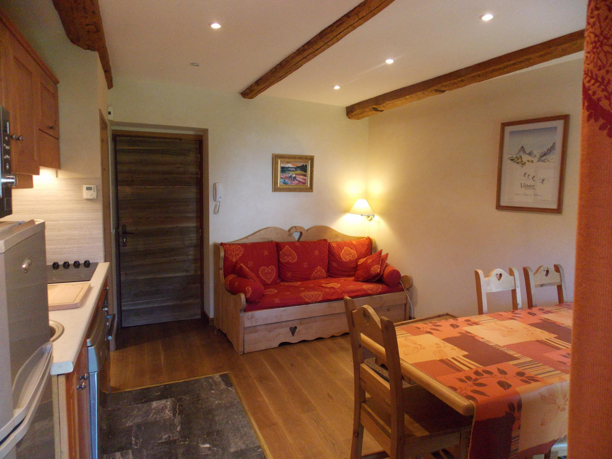 SALON - APPARTEMENT CHEZ PIERRE ALP DE VIRGILE - VALLOIRE LES VERNEYS-VALLOIRE RESERVATIONS SALON - APPARTEMENT CHEZ PIERRE ALP DE VIRGILE - VALLOIRE LES VERNEYS-VALLOIRE RESERVATIONS