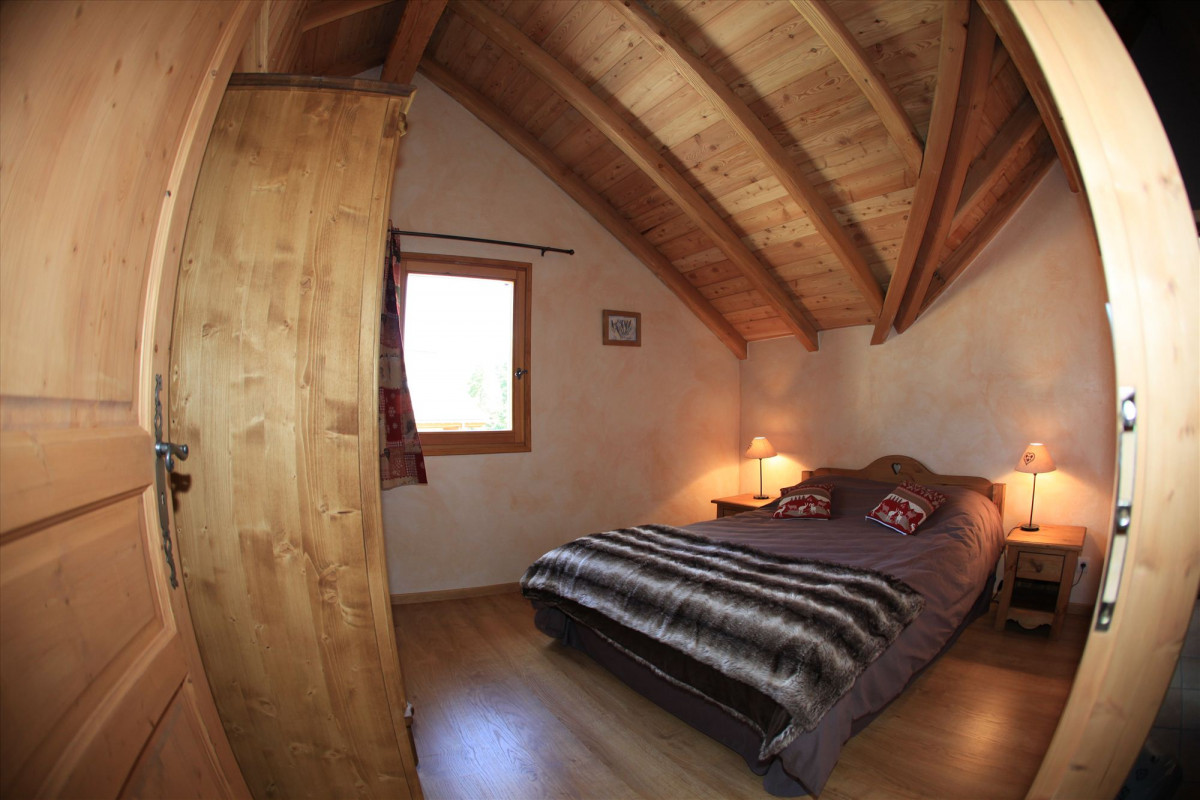 CHAMBRE - APPARTEMENT CHEZ JUSTE FERME DES MOULINS-VALLOIRE LES VERNEYS CHAMBRE - APPARTEMENT CHEZ JUSTE FERME DES MOULINS-VALLOIRE LES VERNEYS