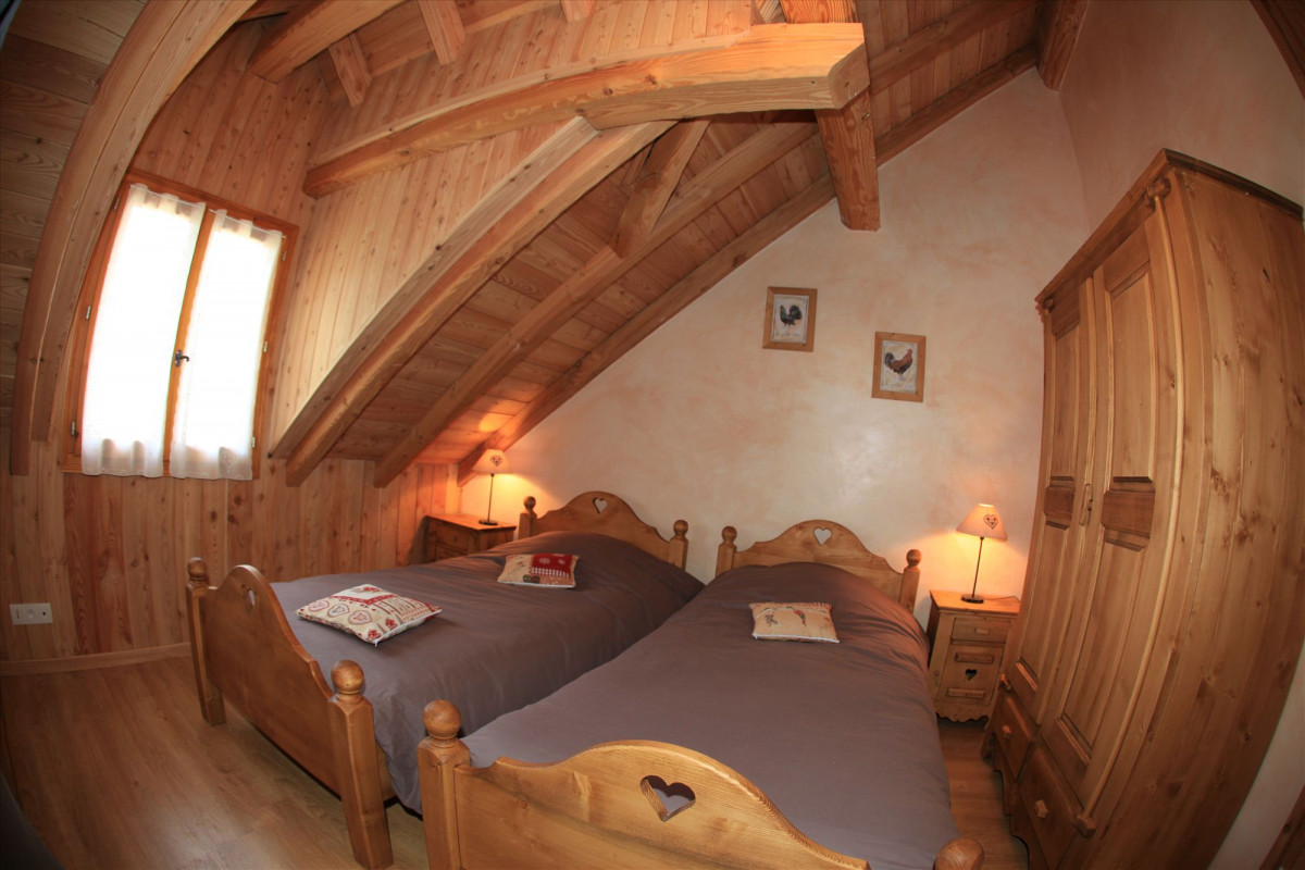 CHAMBRE - APPARTEMENT CHEZ JUSTE FERME DES MOULINS-VALLOIRE LES VERNEYS CHAMBRE - APPARTEMENT CHEZ JUSTE FERME DES MOULINS-VALLOIRE LES VERNEYS