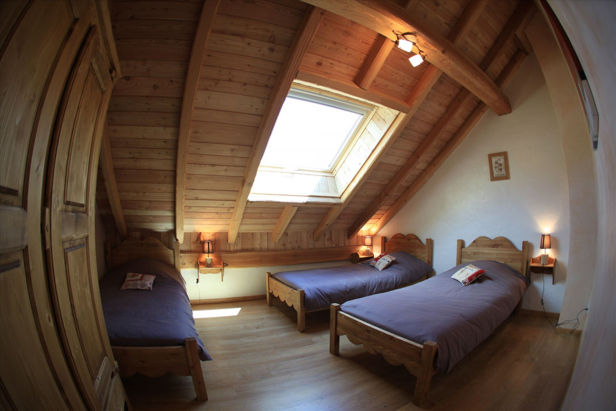 CHAMBRE - APPARTEMENT CHEZ JUSTE FERME DES MOULINS-VALLOIRE LES VERNEYS CHAMBRE - APPARTEMENT CHEZ JUSTE FERME DES MOULINS-VALLOIRE LES VERNEYS