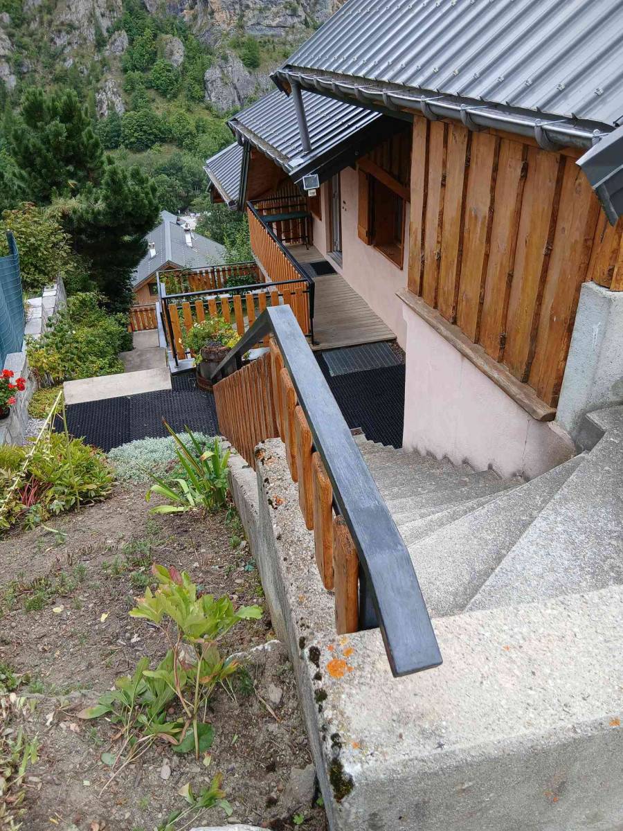 ACCES APPARTEMENT - CHALET LA MOULINIERE APPARTEMENT 1 - VALLOIRE LE SERROZ